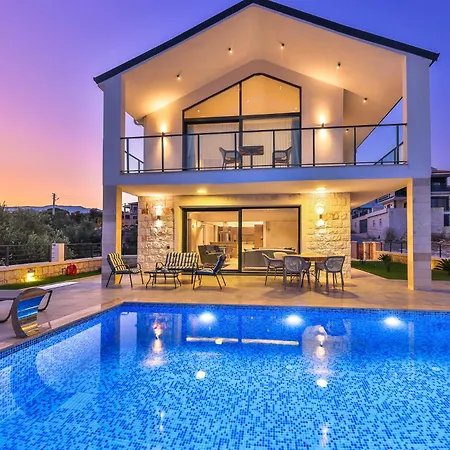 Upstate Luxurious * دمرة